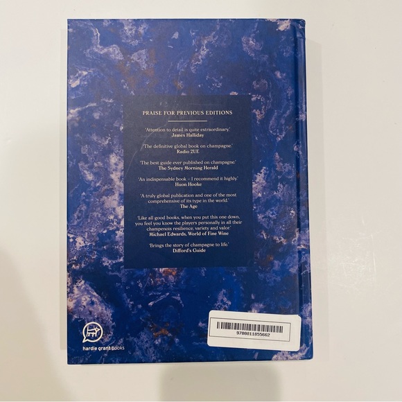 THE CHAMPAGNE GUIDE The Definitive Guide to Champagne 2018-2019 -Tyson Steltzer - Picture 5 of 11